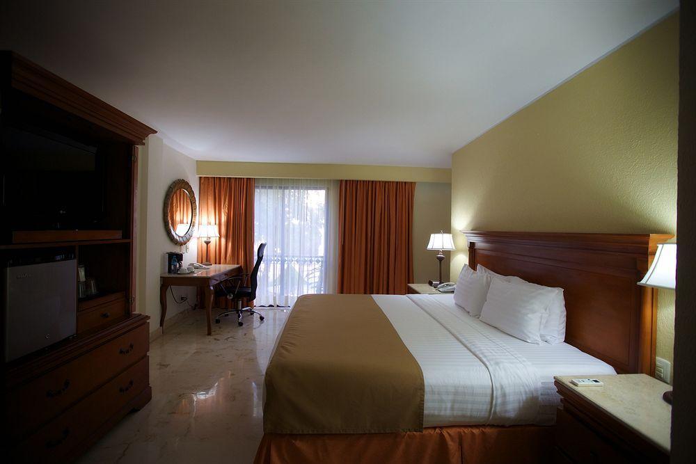 Continental Caribe Bay Hotel Chetumal Buitenkant foto