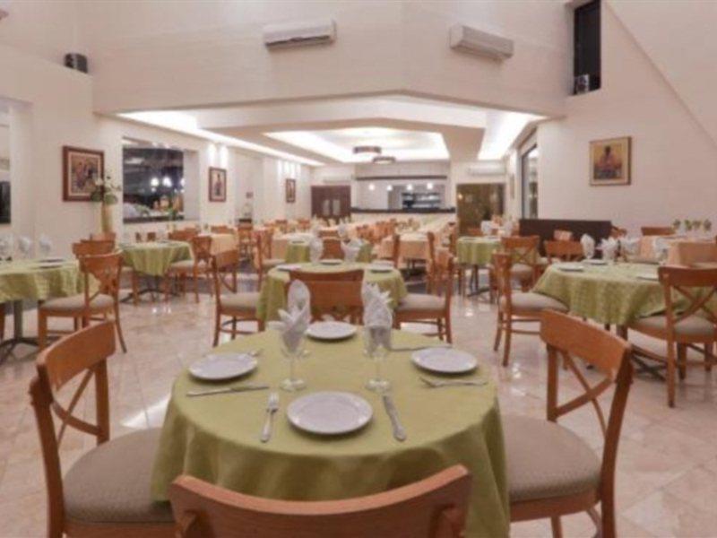 Continental Caribe Bay Hotel Chetumal Buitenkant foto