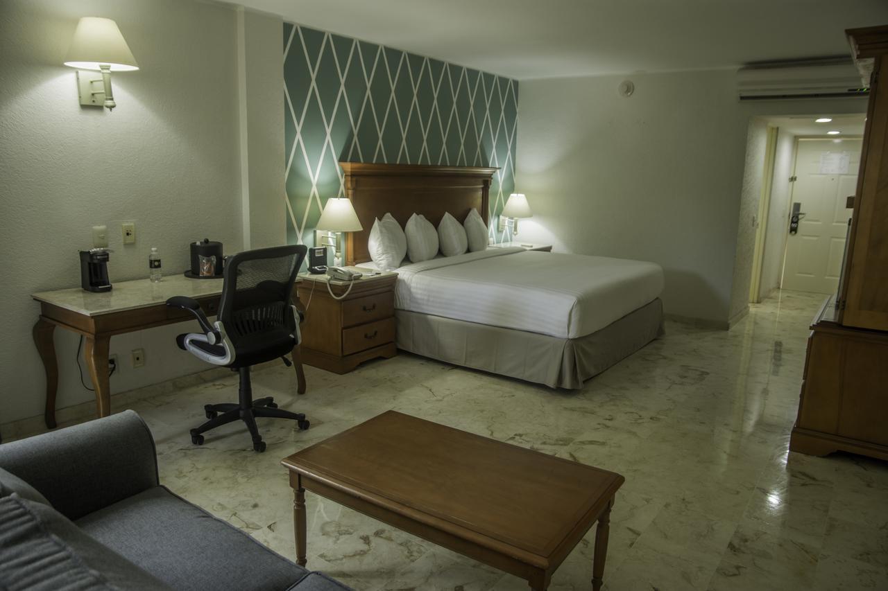 Continental Caribe Bay Hotel Chetumal Buitenkant foto