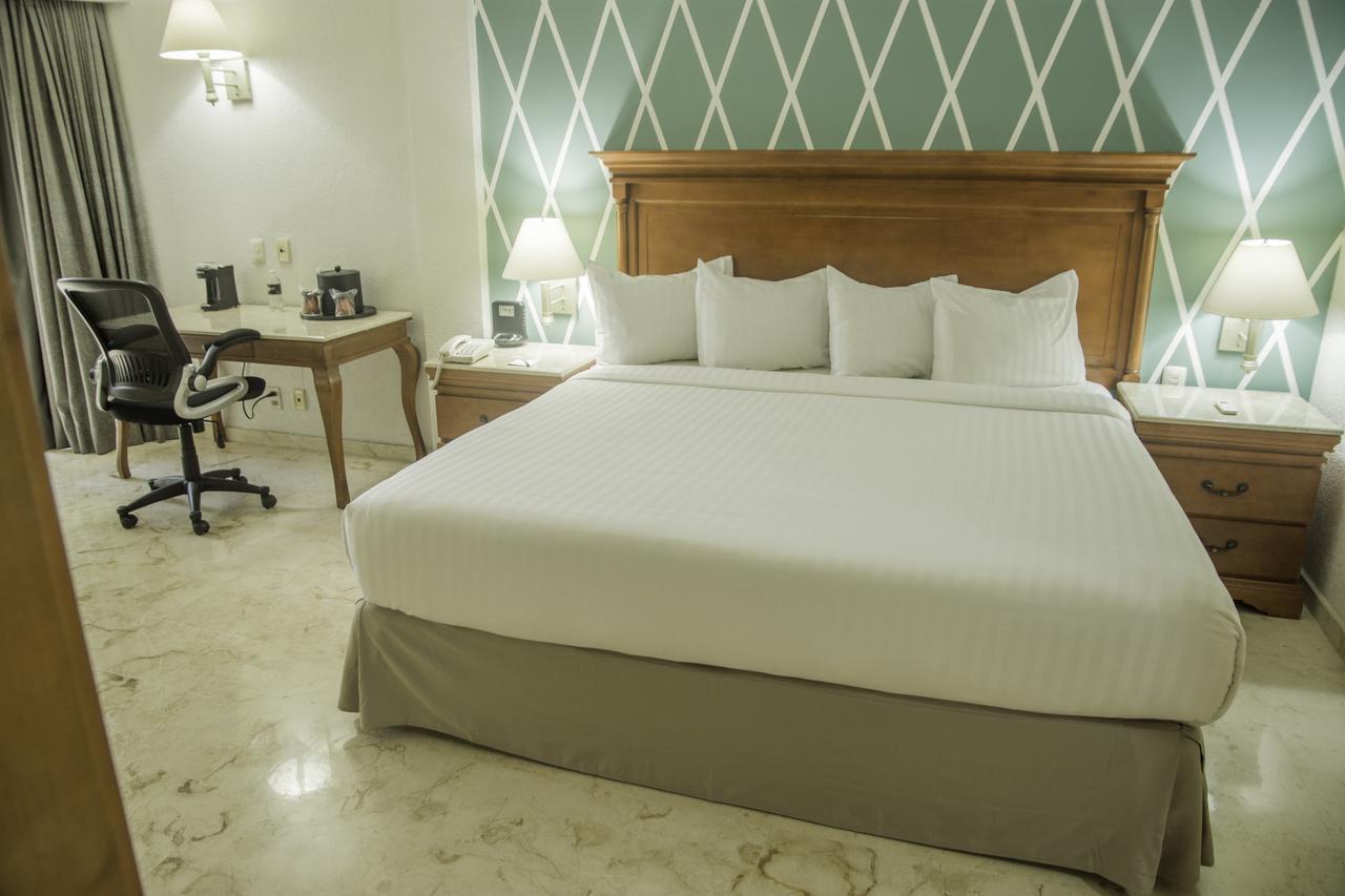 Continental Caribe Bay Hotel Chetumal Buitenkant foto